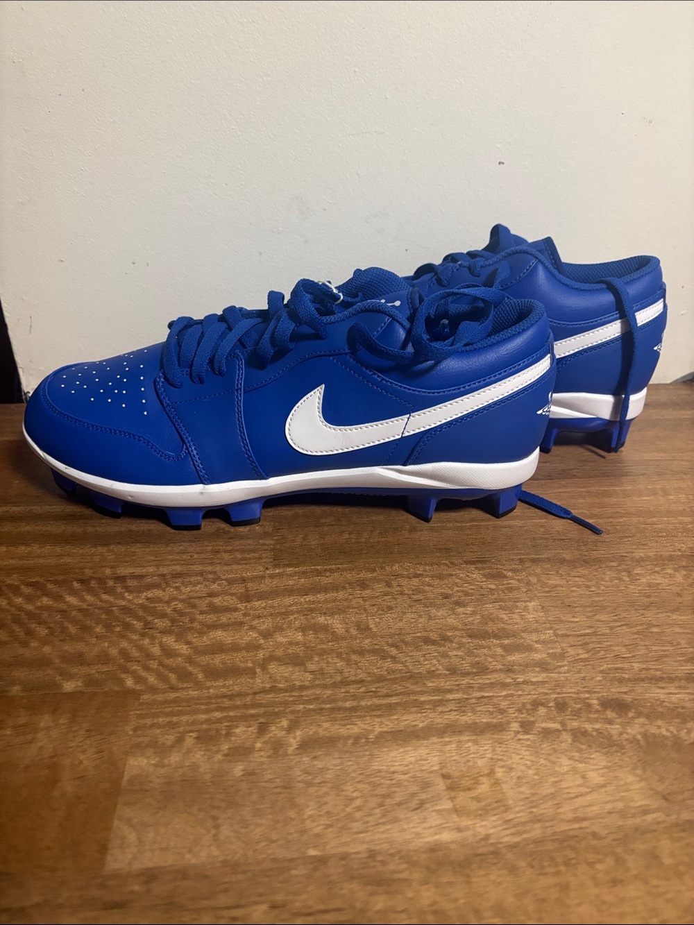 Nike Air Jordan Retro MCS Low game Royal Blue and White SoccerCleats. S 11.5 New